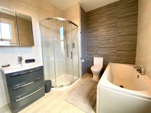 Family Bathroom- click for photo gallery